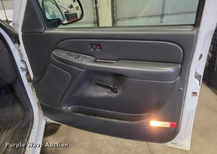 image for item MI9922 2006 Chevrolet Silverado 1500  Ext. Cab pickup truck