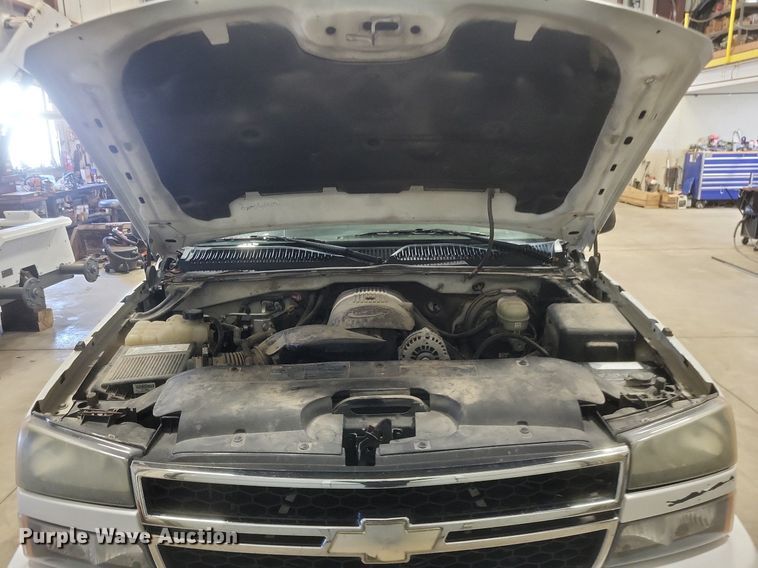 image for item MI9922 2006 Chevrolet Silverado 1500  Ext. Cab pickup truck