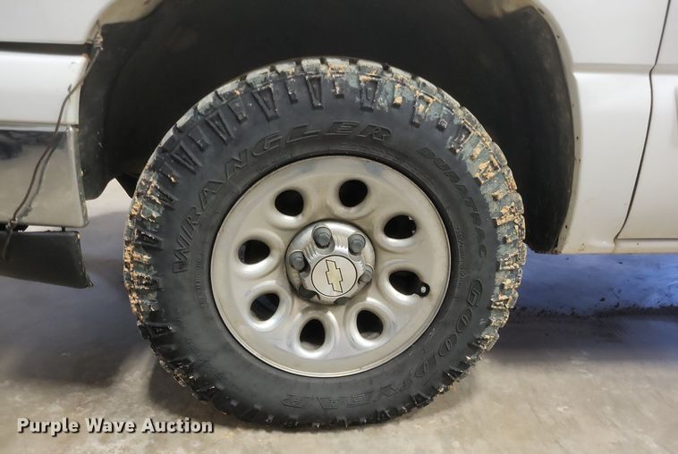 image for item MI9922 2006 Chevrolet Silverado 1500  Ext. Cab pickup truck