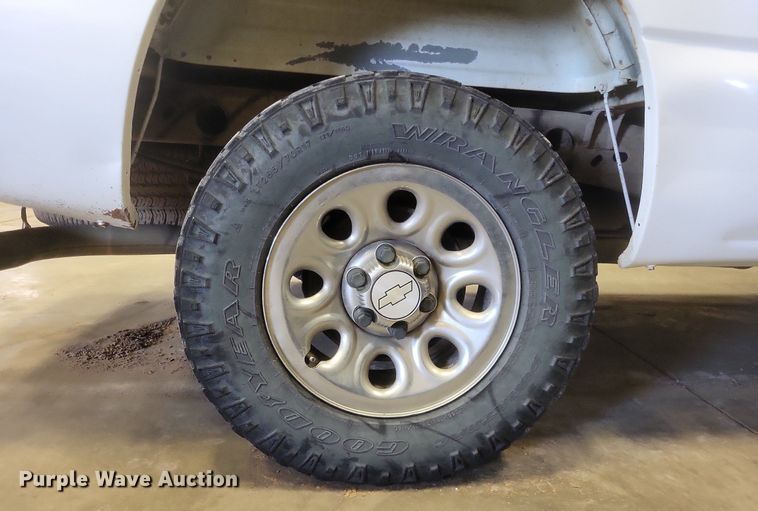 image for item MI9922 2006 Chevrolet Silverado 1500  Ext. Cab pickup truck