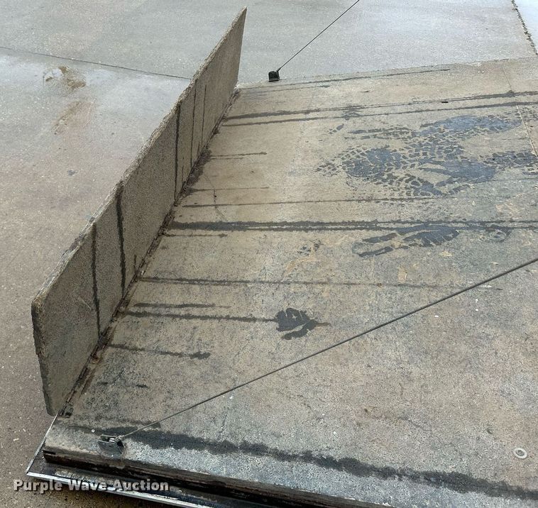 image for item MO9151 2014 Stealth  enclosed cargo trailer