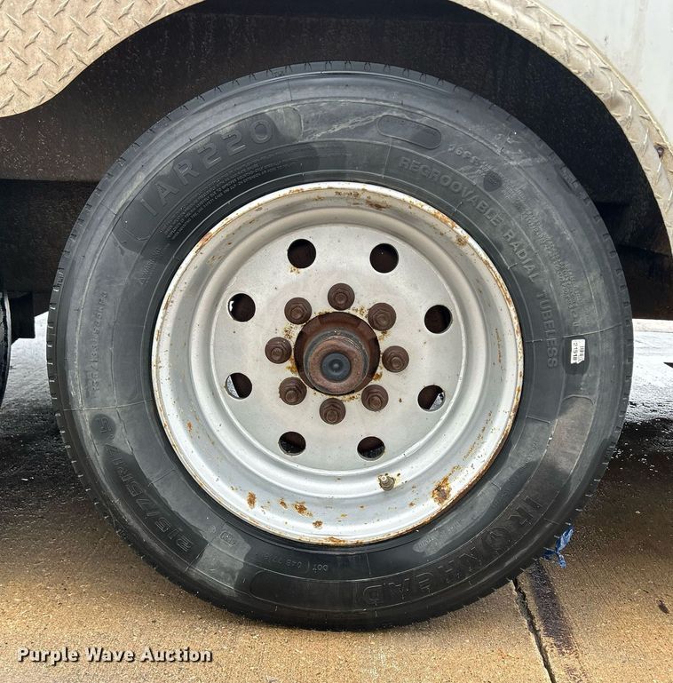 image for item MO9151 2014 Stealth  enclosed cargo trailer