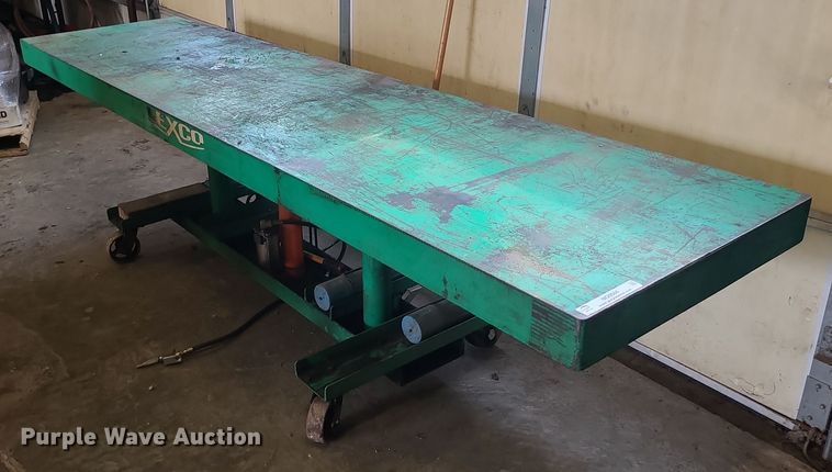 image for item MQ9584 Lexco air over hydraulic hoist table