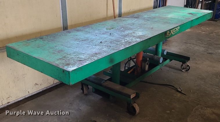 image for item MQ9584 Lexco air over hydraulic hoist table