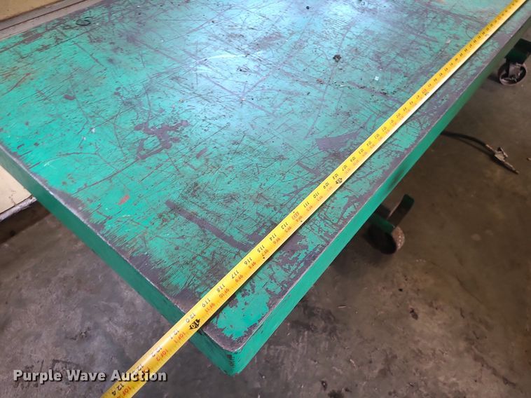 image for item MQ9584 Lexco air over hydraulic hoist table