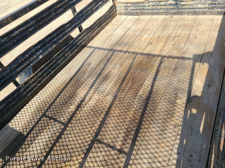 image for item MQ9606 2004 Redi-Haul RH8UT utility trailer