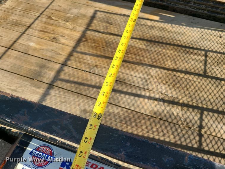 image for item MQ9606 2004 Redi-Haul RH8UT utility trailer