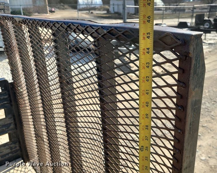 image for item MQ9606 2004 Redi-Haul RH8UT utility trailer