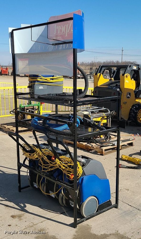 (4) Windsor Carpet cleaners in Sedalia, MO Item MQ9609 for sale