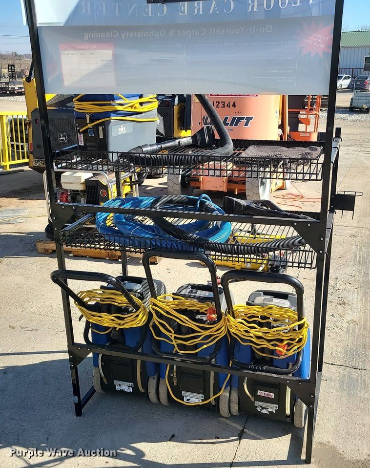 image for item MQ9609 (4) Windsor Carpet cleaners