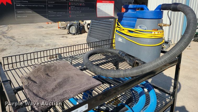 image for item MQ9609 (4) Windsor Carpet cleaners