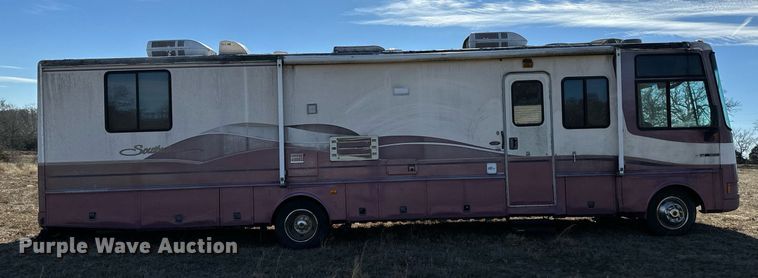image for item NA9762 1999 Southwind  Fleetwood RV