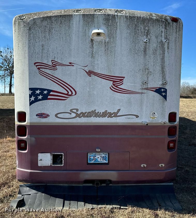 image for item NA9762 1999 Southwind  Fleetwood RV