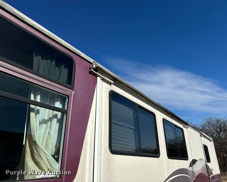 image for item NA9762 1999 Southwind  Fleetwood RV