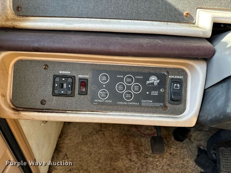 image for item NA9762 1999 Southwind  Fleetwood RV