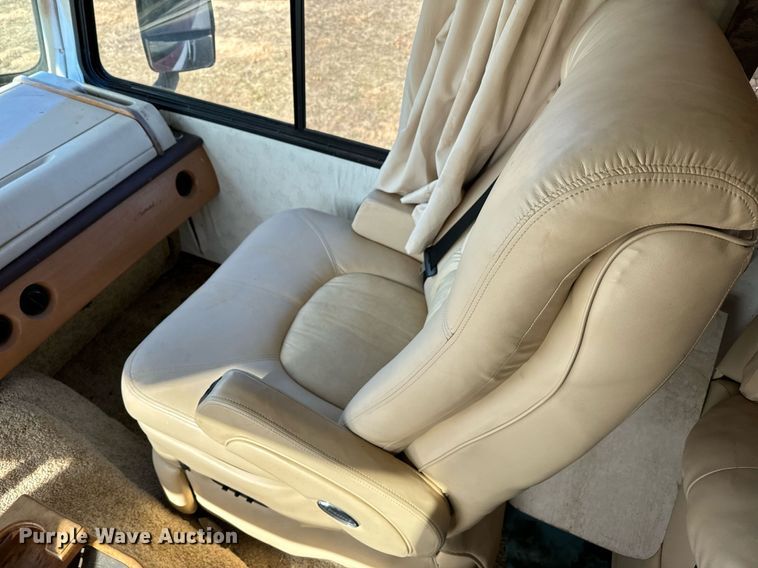 image for item NA9762 1999 Southwind  Fleetwood RV