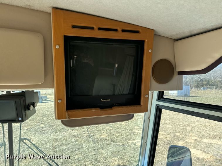 image for item NA9762 1999 Southwind  Fleetwood RV