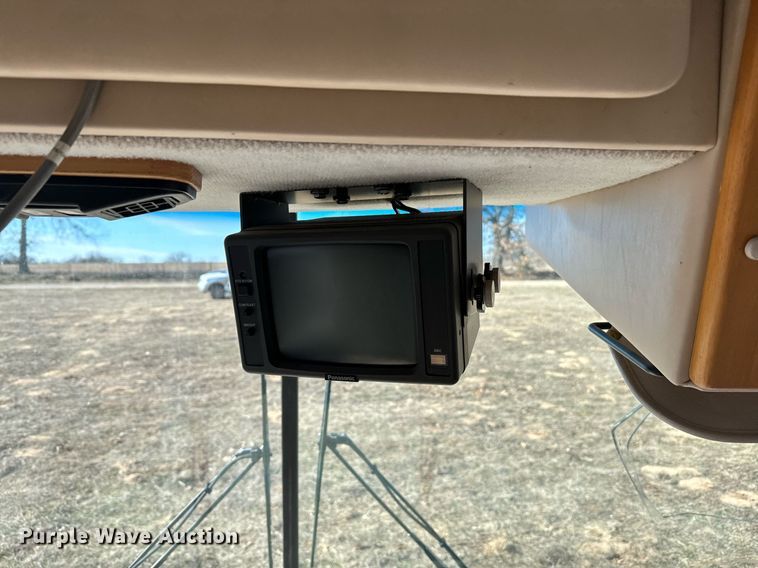 image for item NA9762 1999 Southwind  Fleetwood RV