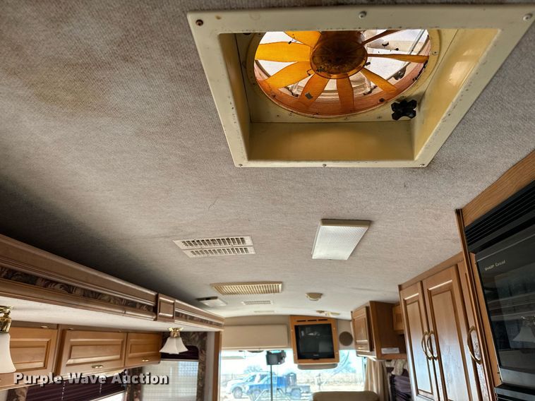 image for item NA9762 1999 Southwind  Fleetwood RV