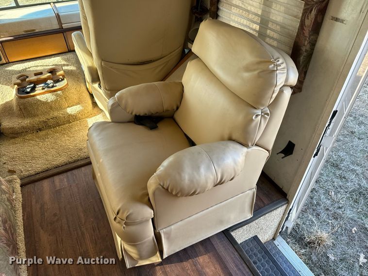 image for item NA9762 1999 Southwind  Fleetwood RV