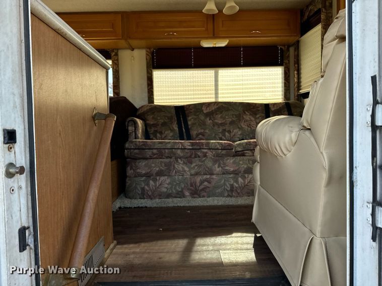 image for item NA9762 1999 Southwind  Fleetwood RV