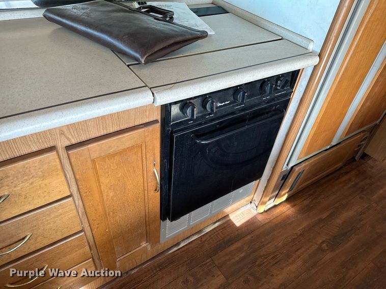 image for item NA9762 1999 Southwind  Fleetwood RV