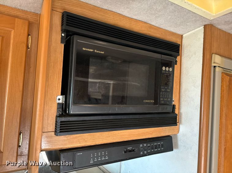 image for item NA9762 1999 Southwind  Fleetwood RV