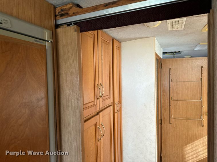 image for item NA9762 1999 Southwind  Fleetwood RV