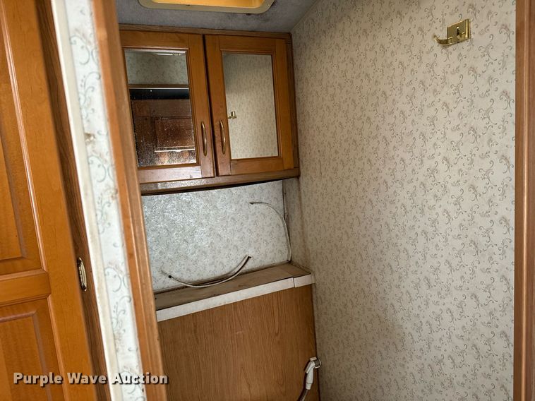 image for item NA9762 1999 Southwind  Fleetwood RV