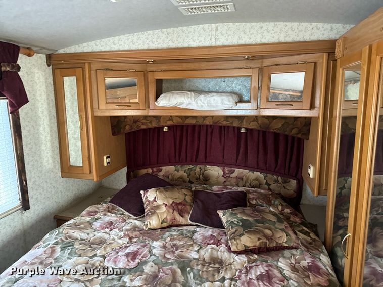 image for item NA9762 1999 Southwind  Fleetwood RV