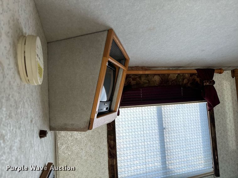 image for item NA9762 1999 Southwind  Fleetwood RV