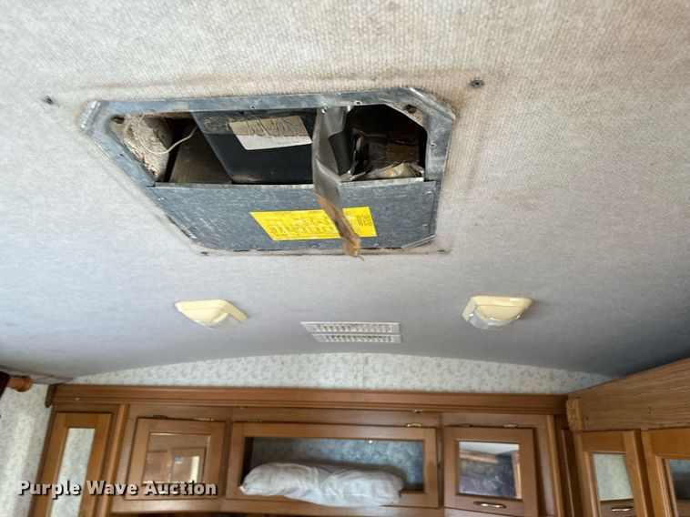 image for item NA9762 1999 Southwind  Fleetwood RV