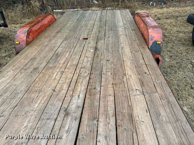 image for item NA9773 1998 Diamond C utility trailer