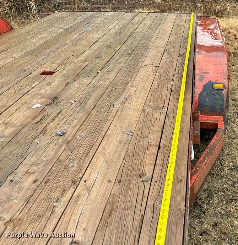 image for item NA9773 1998 Diamond C utility trailer