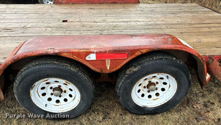 image for item NA9773 1998 Diamond C utility trailer