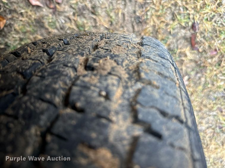 image for item NA9773 1998 Diamond C utility trailer