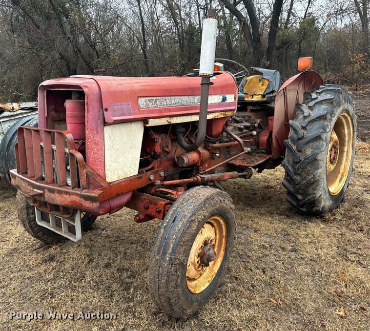 image for item NA9777 International 354 tractor