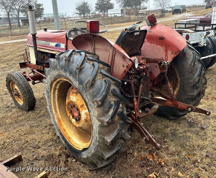 image for item NA9777 International 354 tractor
