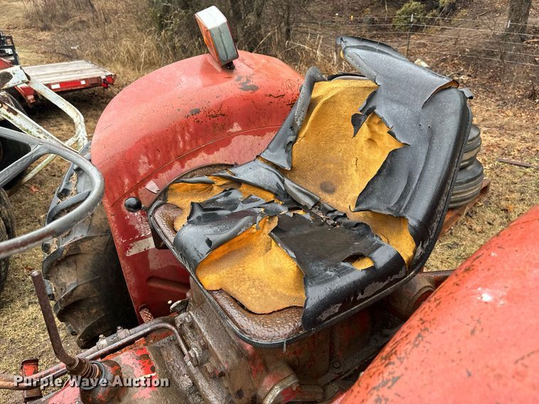 image for item NA9777 International 354 tractor