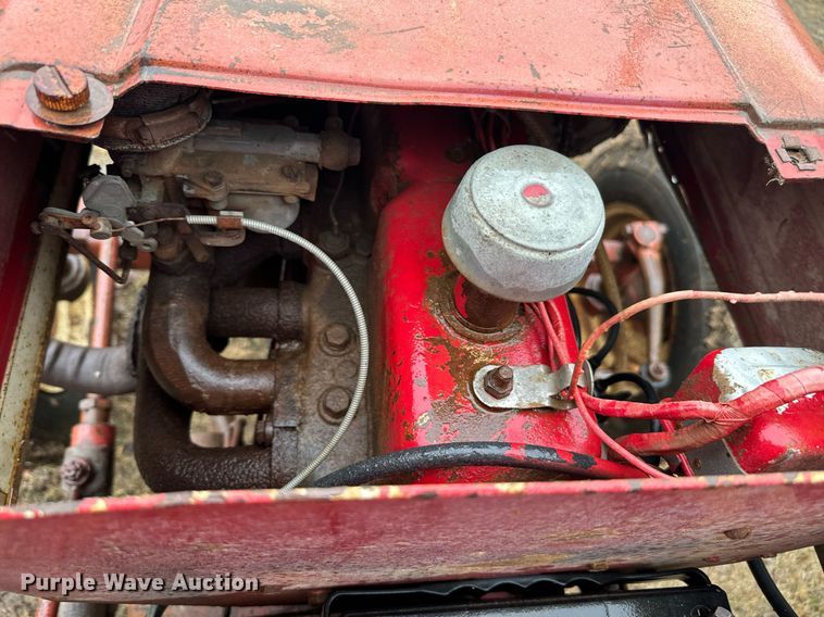 image for item NA9777 International 354 tractor