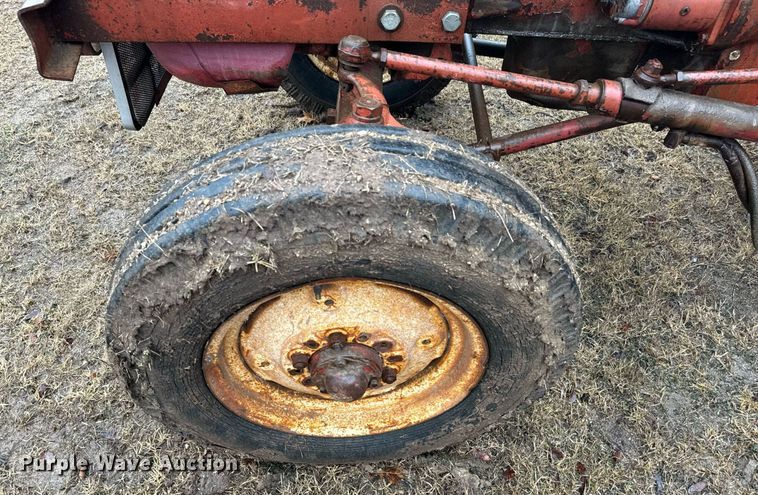 image for item NA9777 International 354 tractor