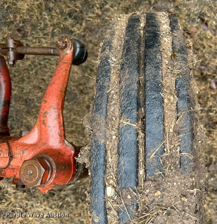 image for item NA9777 International 354 tractor