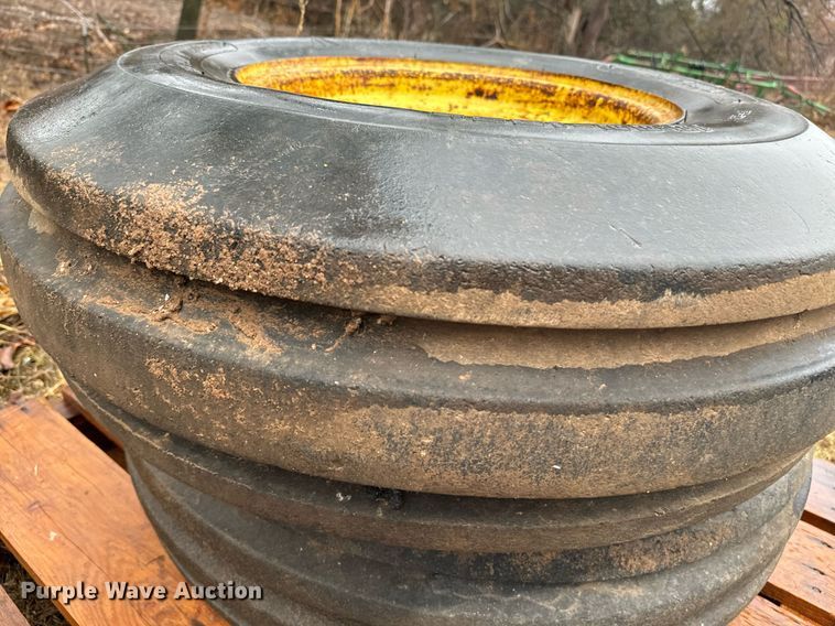 image for item NA9777 International 354 tractor
