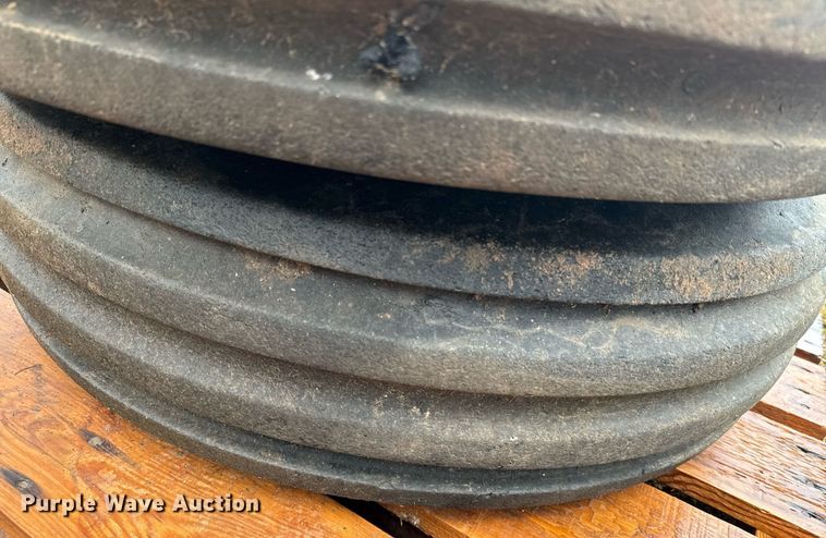image for item NA9777 International 354 tractor