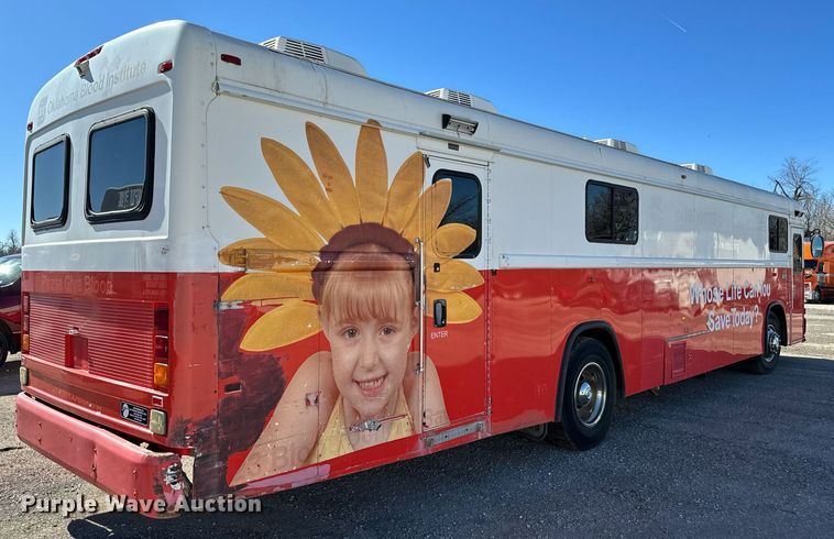 image for item NA9787 2005 Blue Bird blood donation bus