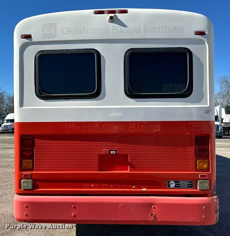 image for item NA9787 2005 Blue Bird blood donation bus