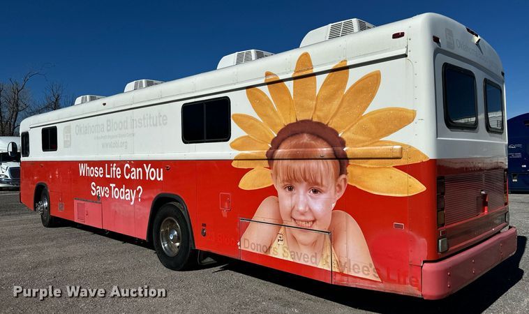 image for item NA9787 2005 Blue Bird blood donation bus