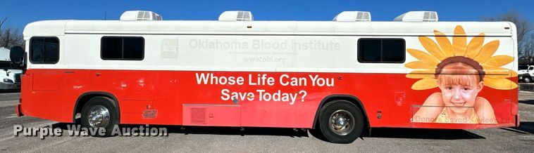 image for item NA9787 2005 Blue Bird blood donation bus