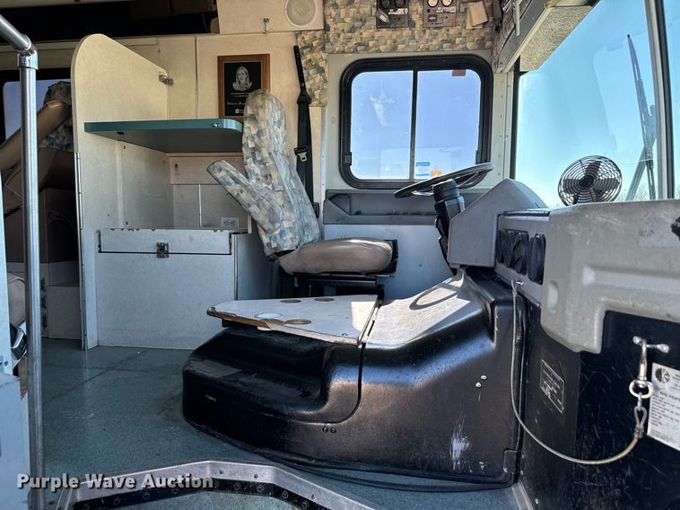 image for item NA9787 2005 Blue Bird blood donation bus