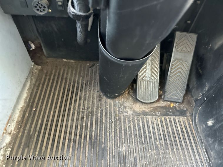 image for item NA9787 2005 Blue Bird blood donation bus